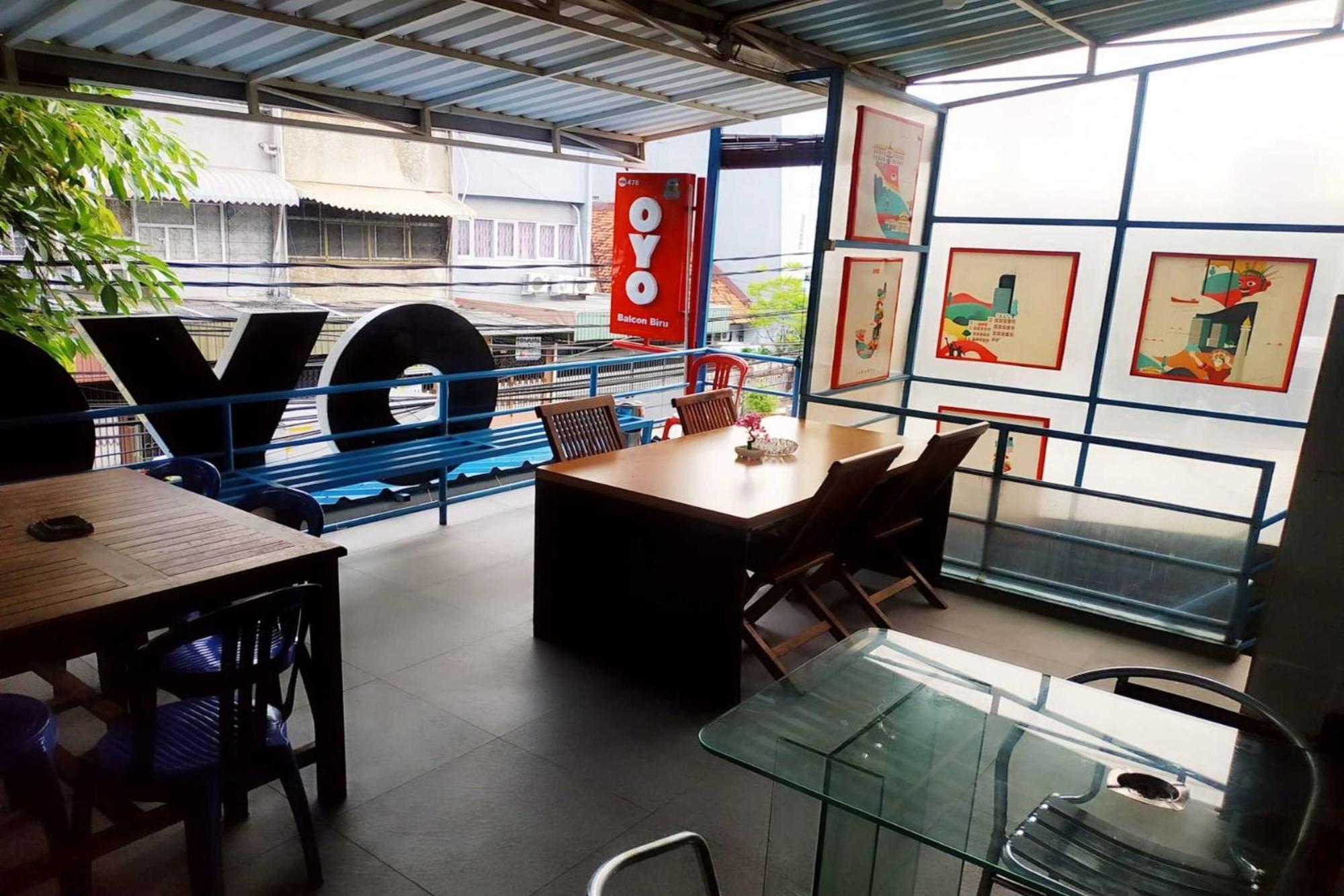 Oyo 478 Balcon Biru Hotel Джакарта Екстериор снимка